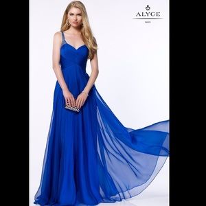 PROM/FORMAL ALYCE PARIS BLUE EMBELLISH DRESS GOWN